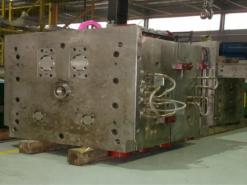 Screen printing logo on plastic injection molded part