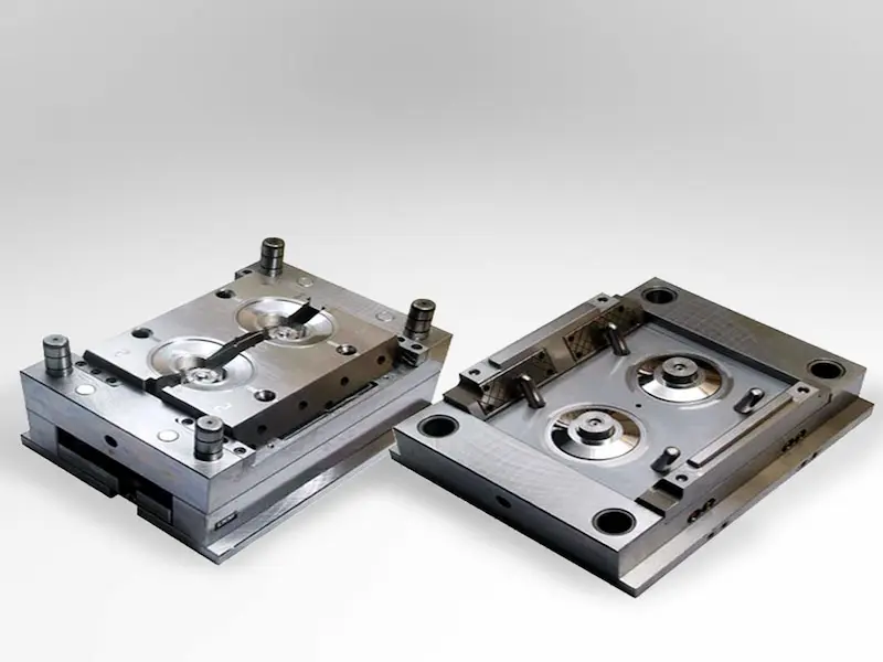 Large-area injection molded plastic part with mold cooling and warpage control process