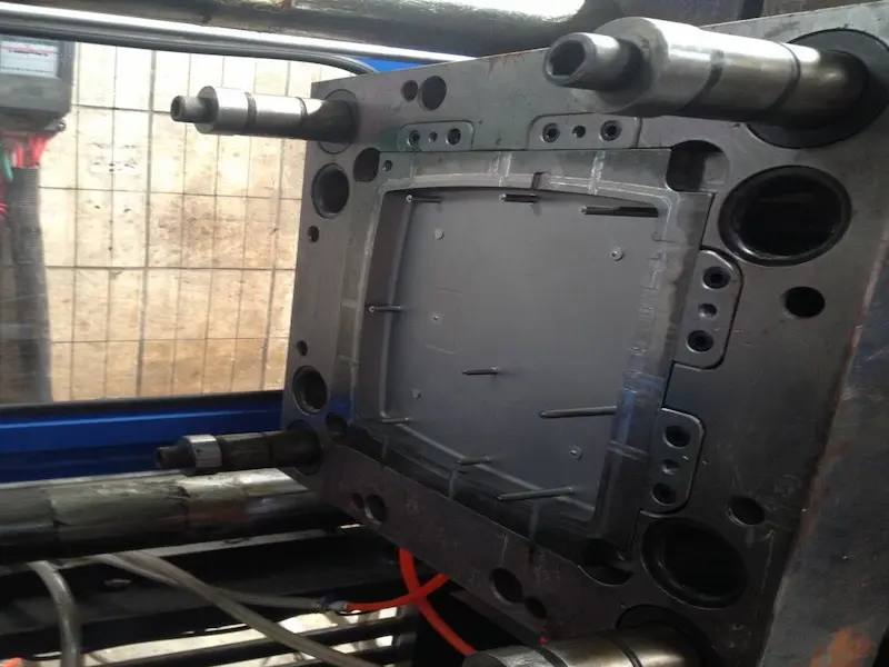 Injection molded plastic parts with internal bubbles voids and thick-wall defect analysis