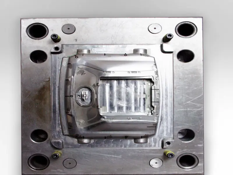 Industrial mold failure inspection showing worn mold surfaces, thermal fatigue cracks, deformation, and damaged tooling components.