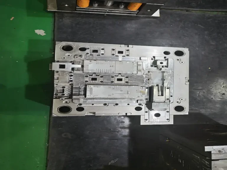 Green mold design for sustainable manufacturing and recyclable mold components