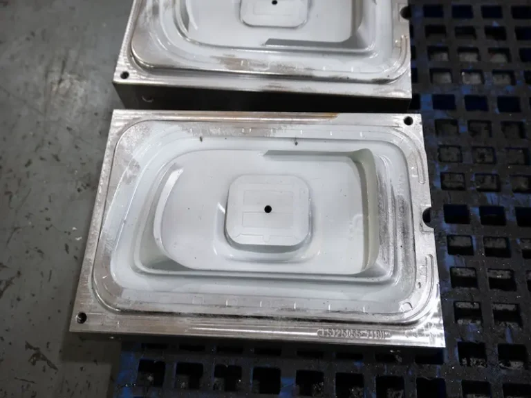 Mold design process showing digital mold engineering structure planning and manufacturability analysis