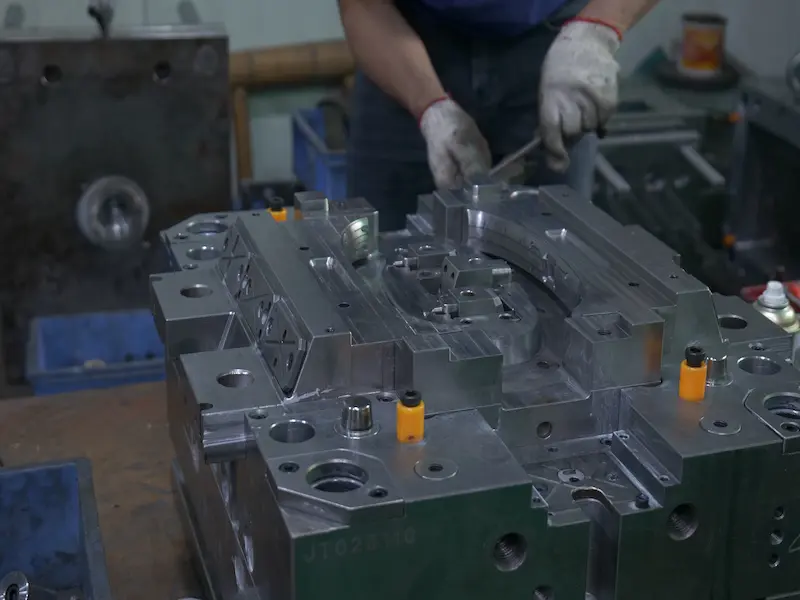 High-speed cutting technology used in precision mold manufacturing