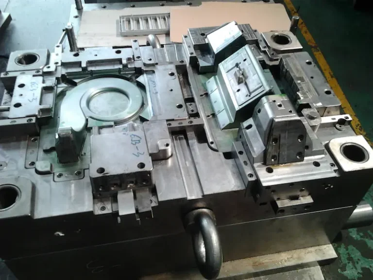 Thermal spraying process applying a protective coating to a metal component with high-temperature spray equipment