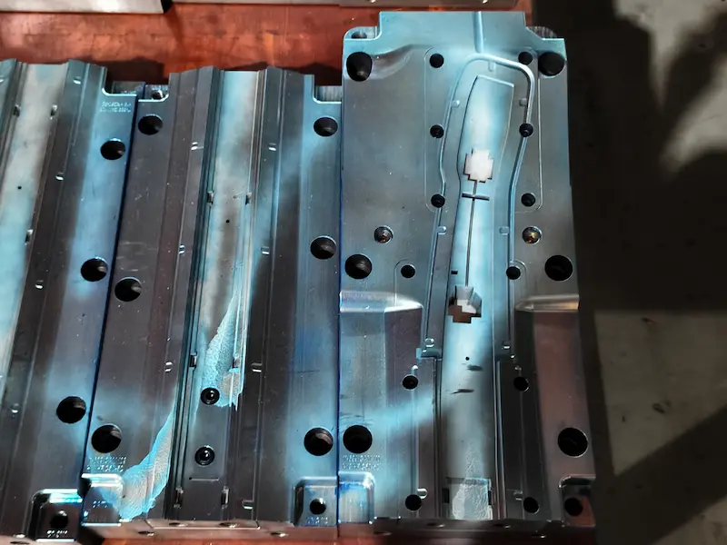 Advantages of rapid prototyping technology in product development and manufacturing for faster design validation and low-volume production