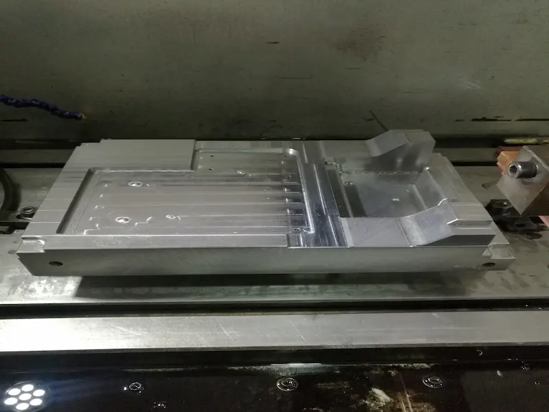 CAD STL file used in rapid prototyping showing triangulated mesh model for slicing and layer-based manufacturing