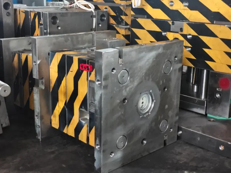 Traditional mold manufacturing compared with RP-based rapid tooling for faster mold development