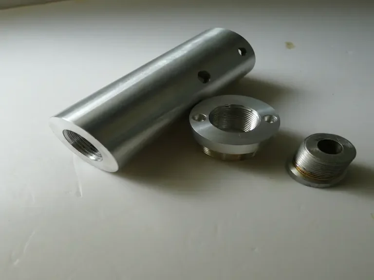 Factors affecting machinability of steel and cast iron in CNC machining and tool wear performance