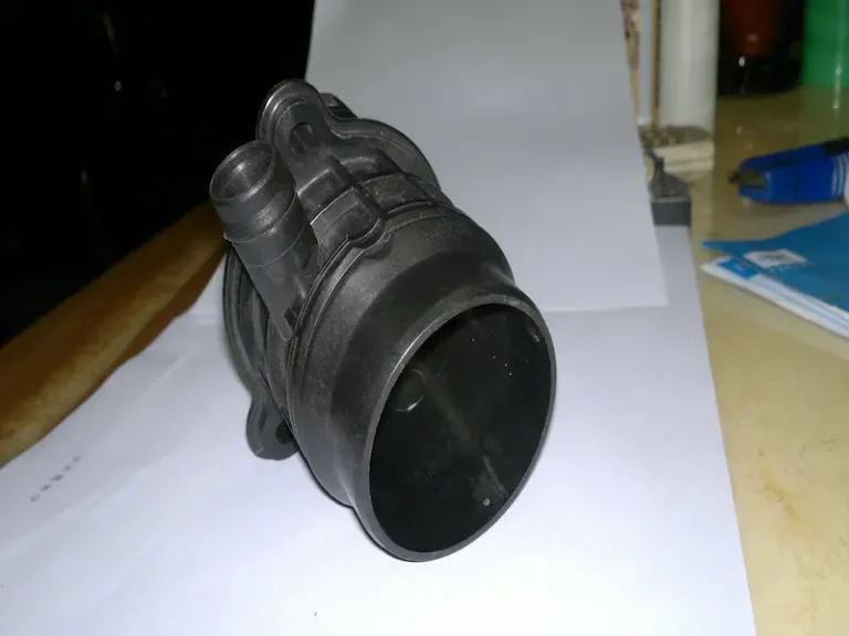 Transparent plastic injection molded parts with high clarity and polished mold surface