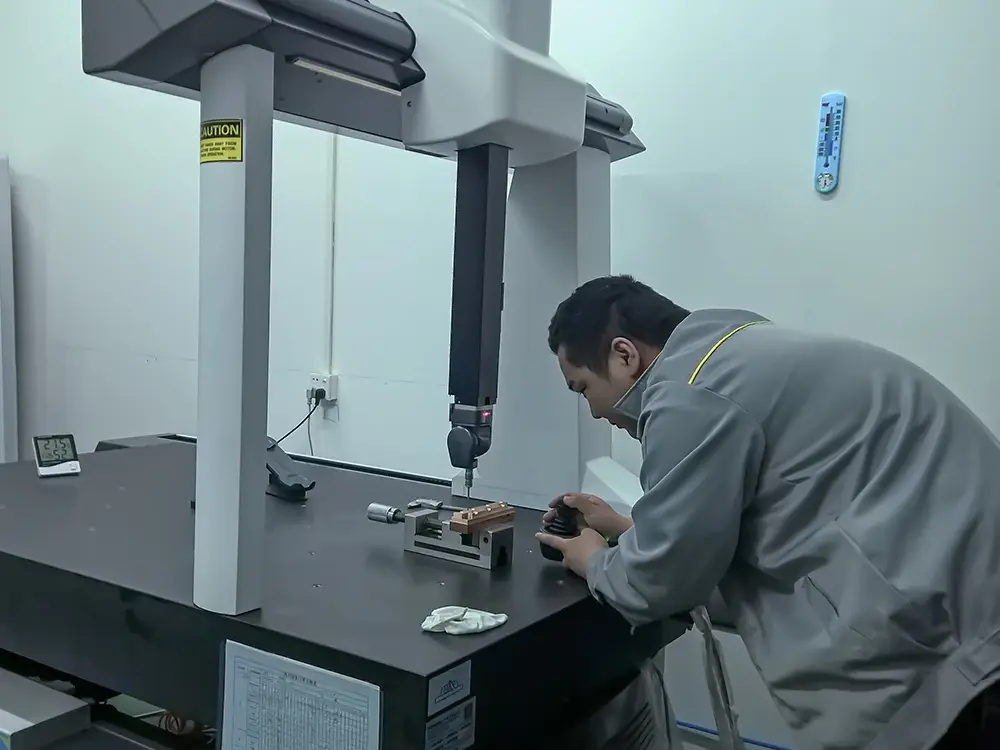 Inspection and measurement equipment for mold components and plastic part quality control