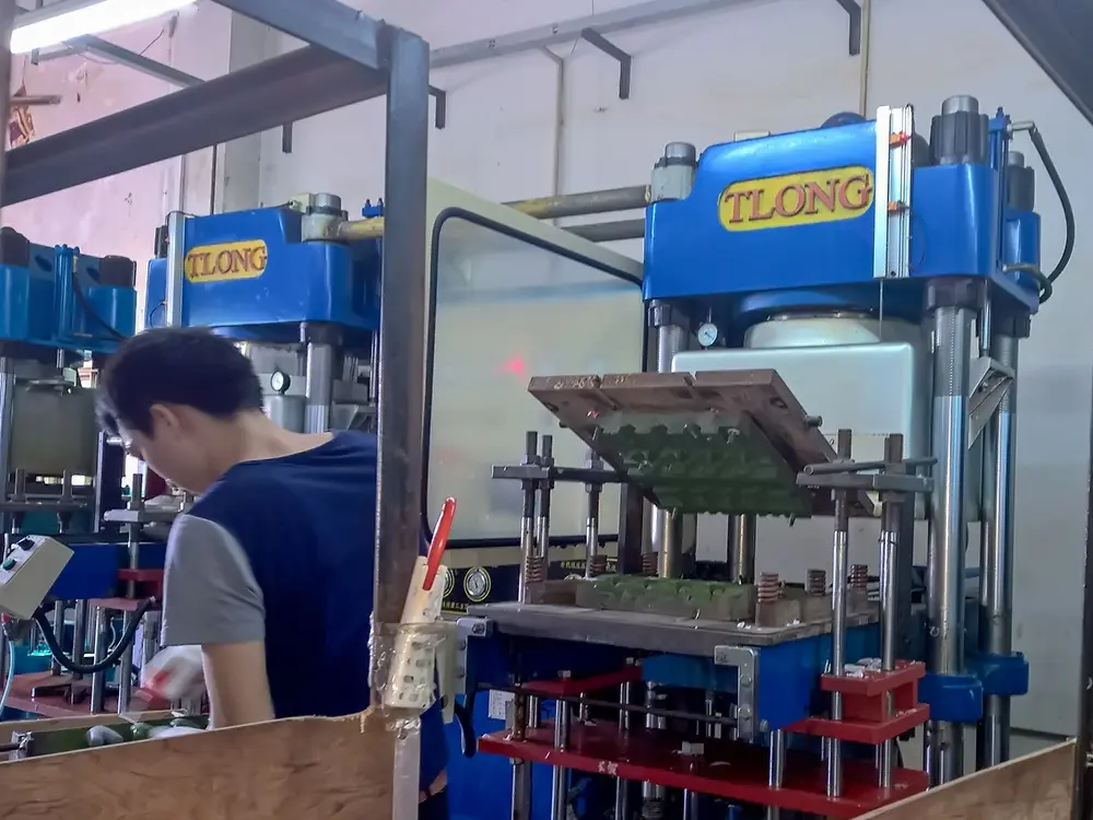 Rubber molded parts surface finishing and assembly support for custom manufacturing projects