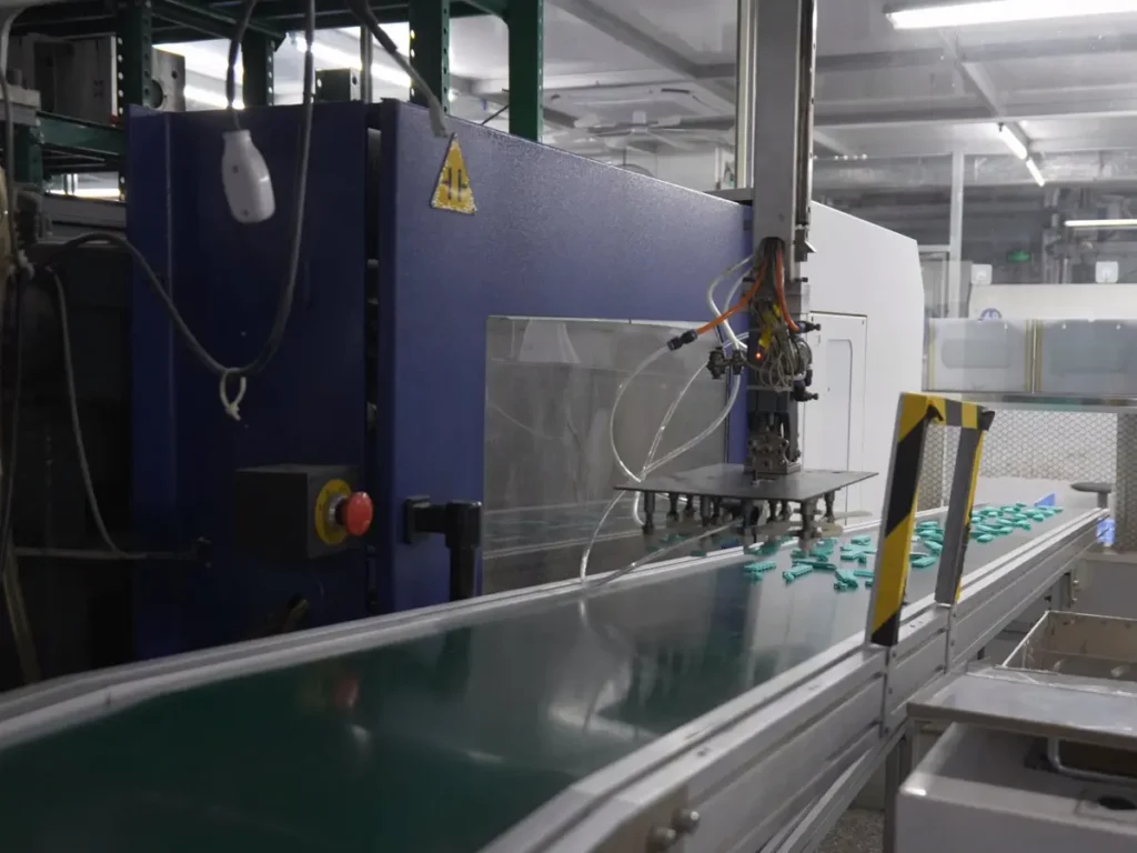 Plastic part production and manufacturing support after mold approval